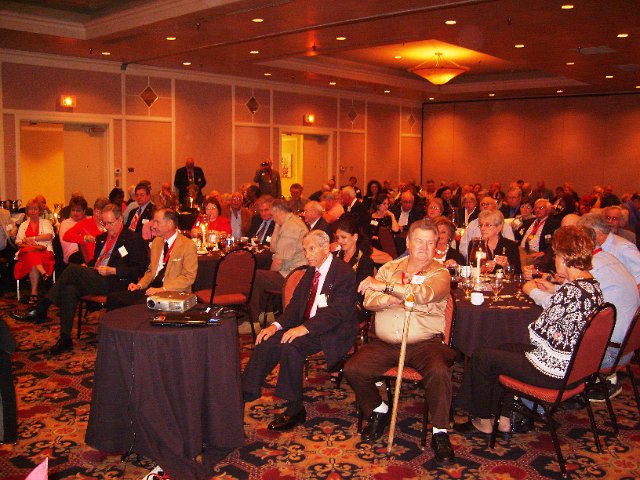 (22) Saturday night Banquet-Listening to the speaker